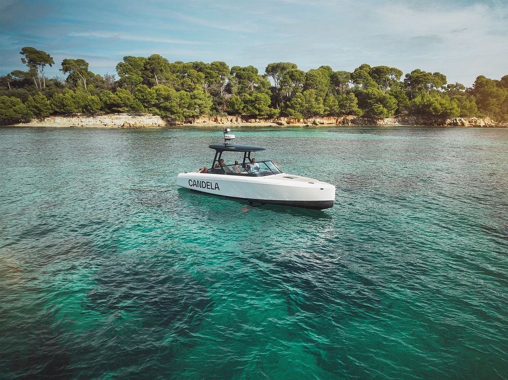 Longest-range electric boat now comes in sheltered version for Florida - Automotive World