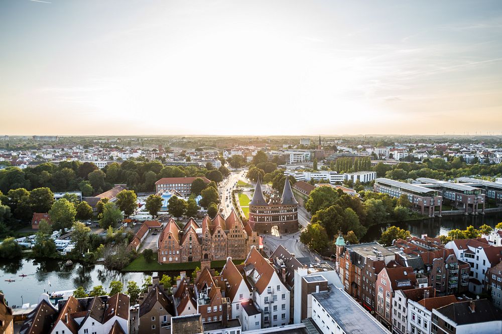 Lübeck: Luftfoto af den gamle bydel i hansestaden © LTM/Olaf Malzahn